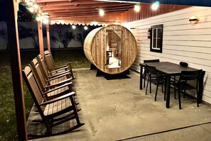 Outdoor dining - Family Home - 2 Full Kitchen, Sauna, Sleeps 12-14 (Salt Lake City)