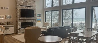 Lanes End: Spacious Lakefront Retreat in Scenic Grand Marais