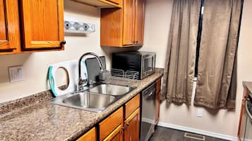 微波炉、烤箱、炉灶、洗碗机