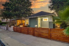 Exterior - Casa Mellifora | 3BR - Golden Hill - Free Parking (San Diego)