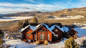 Interior - Sleeps 20, Secluded 7bdr Retreat on 71 Priv Acres Elkstone Lodge by Avantstay (Glenwood Springs)