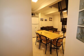 Interior - Penthouse in the center of Bombinhas with a large terrace and excellent location. (Bombinhas)