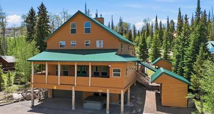 Ridgeview Retreat - Huge Cabin w/ Private Hot Tub