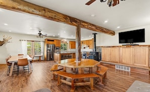 Dining - Ridgeview Retreat - Huge Cabin w/ Private Hot Tub (Brian Head)