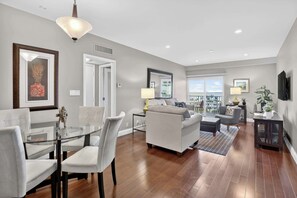 Offices - Beach Haven Condo for 2 (Fort Lauderdale)