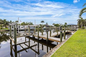 House | 4 bedrooms - Riverfront Home w Private Dock Pool Beaches (Fort Myers)