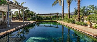 Trentadue Winery Farmstay with Pool and Wine Tastings Included
