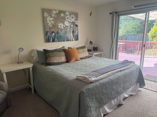 Spacious house in marvelous Healdsburg close to town