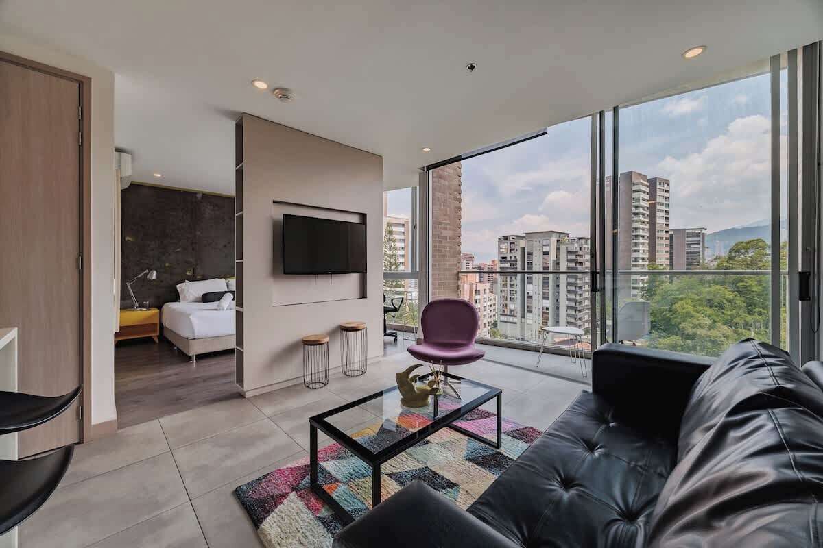 Gác, 1 giường cỡ king, ban công | Bàn ủi/dụng cụ ủi quần áo, truy cập Internet không dây miễn phí 