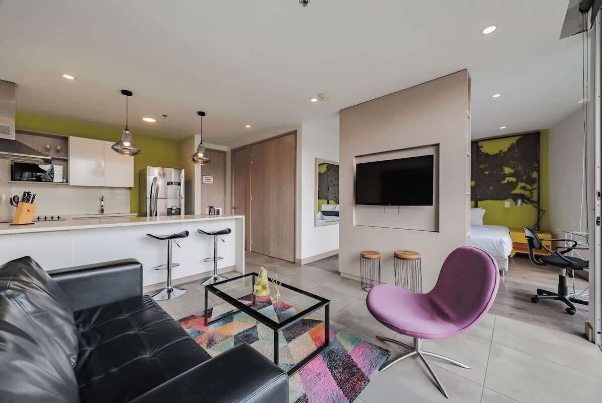 Gác, 1 giường cỡ king, ban công | Bàn ủi/dụng cụ ủi quần áo, truy cập Internet không dây miễn phí 