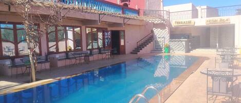 Kolam renang outdoor