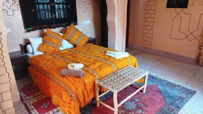 Desk, laptop workspace, iron/ironing board, free WiFi - Amlal Kasbah (Souk Lakhmis Dades)