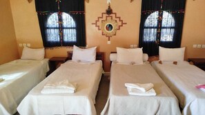 Bureau, espace de travail pour ordinateur portable