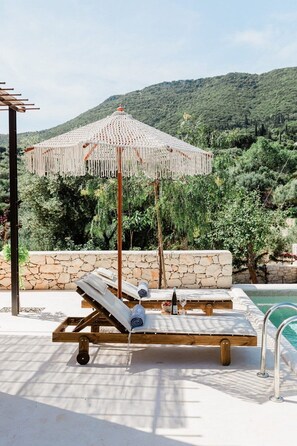 Terrace/patio - Villa Nerithra, Private Pool and Garden, Furnished Terrace, Vathy, Ithaca (Ithaca)