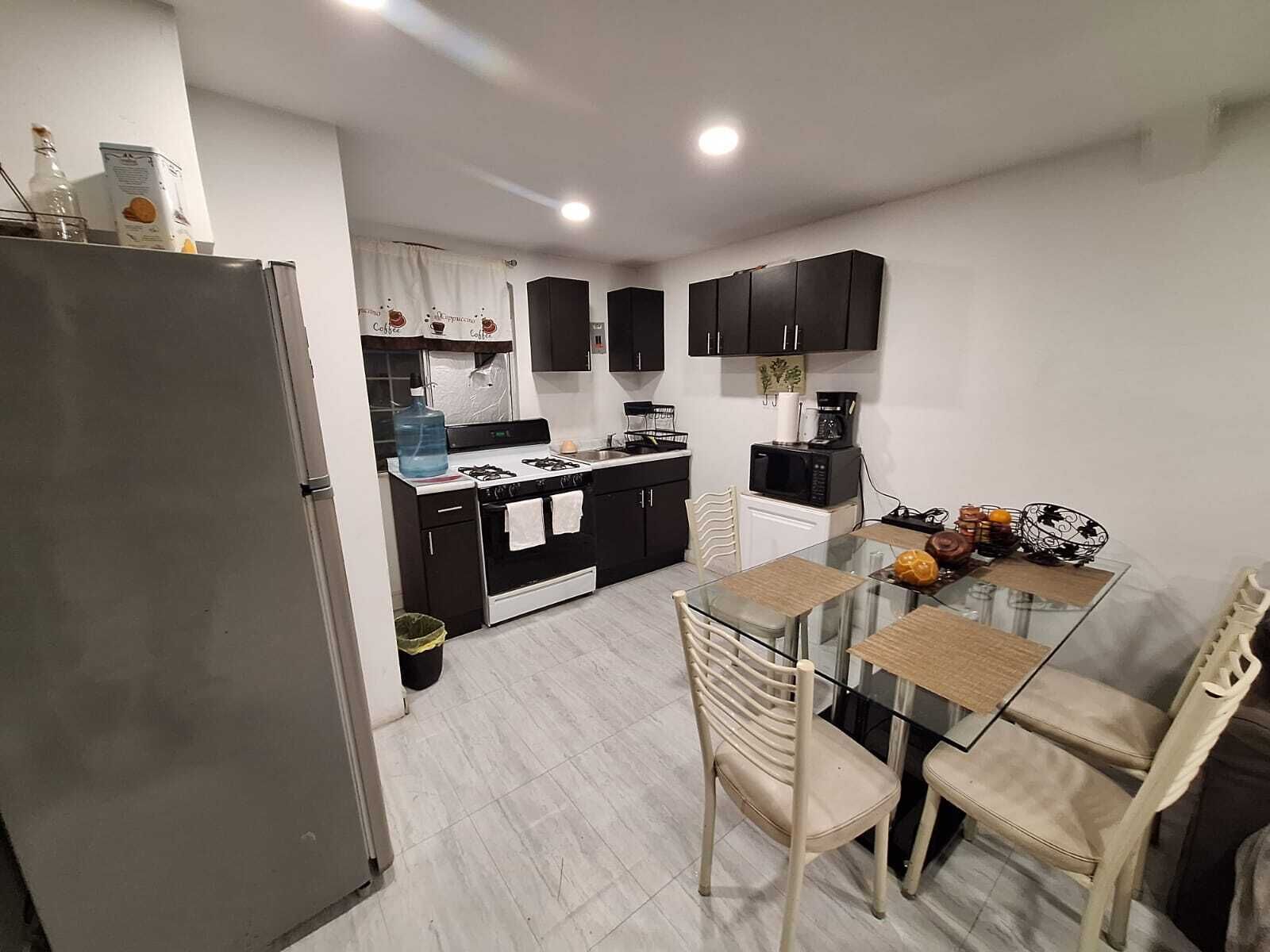 Microondas, horno y placa de cocina