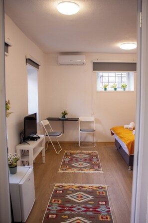 1 bedroom, iron/ironing board, WiFi, bed sheets - Studio apartment for 2 people #2 (Sarajevo)