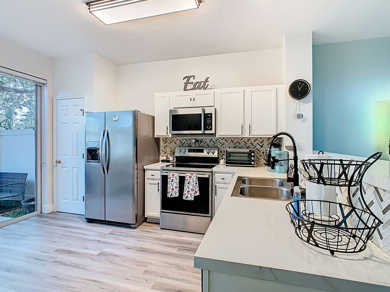 Microonde, forno, piano cottura, lavastoviglie