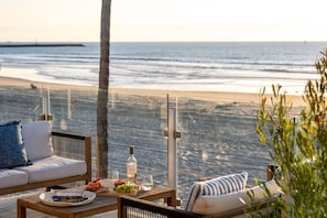 Beach nearby - Casa Azul at Mission Beach | Oceanfront Getaway (San Diego)