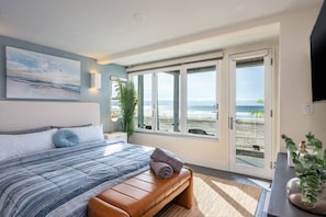 Iron/ironing board, travel cot, WiFi, bed sheets - Casa Azul at Mission Beach | Oceanfront Getaway (San Diego)