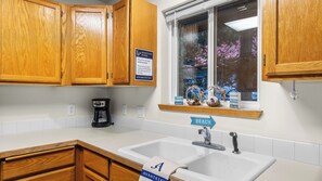 House (1 Bedroom) | Interior - Cozy Whidbey Island Home Near Langley Waterfront & Dining Tideview by Avantstay (Langley)