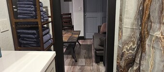 Cozy 1-bedroom space in peaceful Riggins in walking distance to town amenities