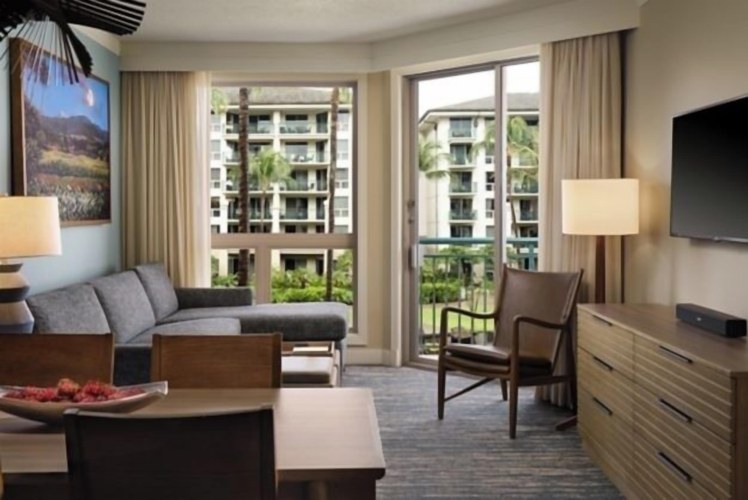 Televisio, työhuone, tietokoneen näyttö, tulostin