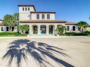Exterior - Charming 8BR Home with Private Pool/Spa, By Disney (Kissimmee)