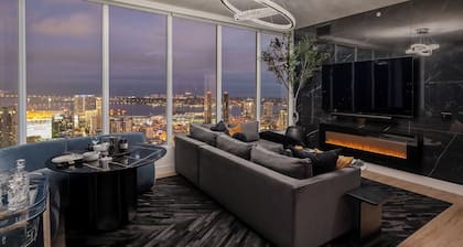 41st Floor! 2bdr w/ Luxury Amenities & Balcony Skylux Penthouse by Avantstay