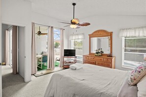 3 habitaciones, tabla de planchar con plancha y cuna de viaje 