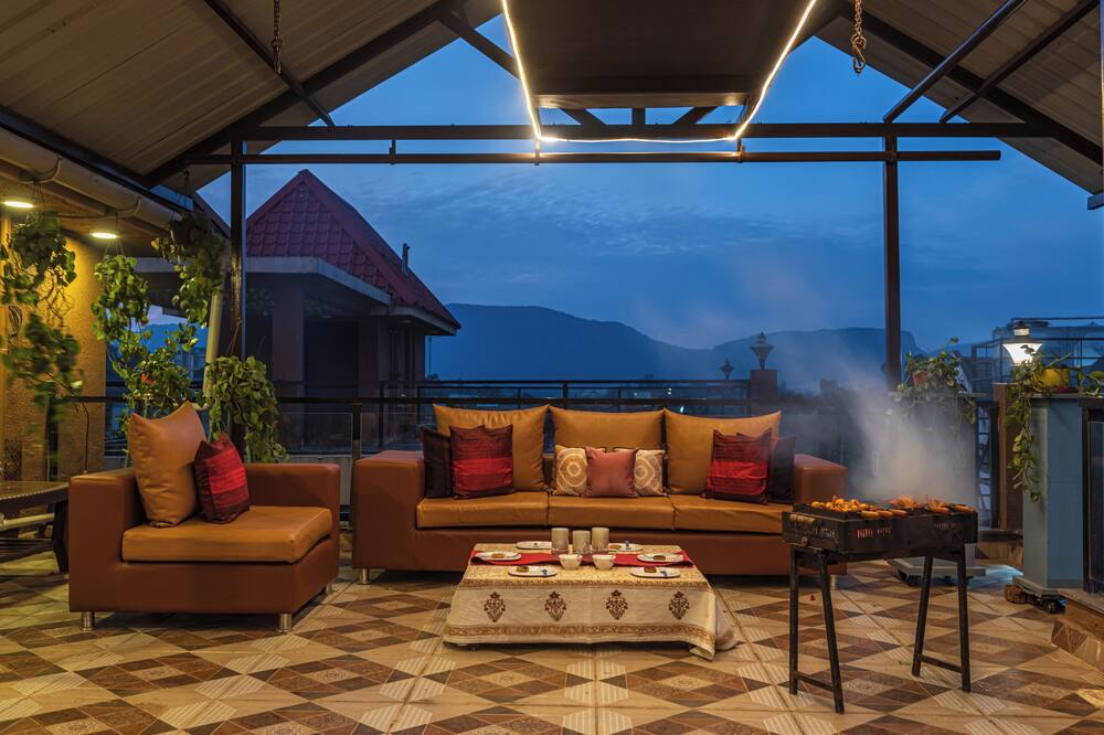 RETRO VILLA