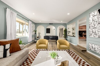 Mega Mesa Retreat: Heated Pool, Spa & Pickle Ball