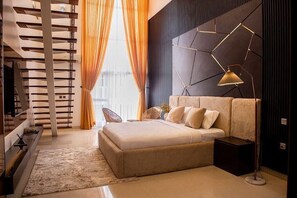 4 bedrooms, iron/ironing board, free WiFi, bed sheets - 4 Bedroom En-Suite, Wi-Fi, Secured, 24/7 Power (Lagos)