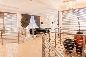 Interior - 4 Bedroom En-Suite, Wi-Fi, Secured, 24/7 Power (Lagos)