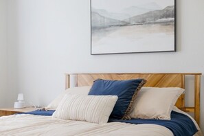 4 Schlafzimmer, Schreibtisch, Bügeleisen/Bügelbrett, Reisekinderbett