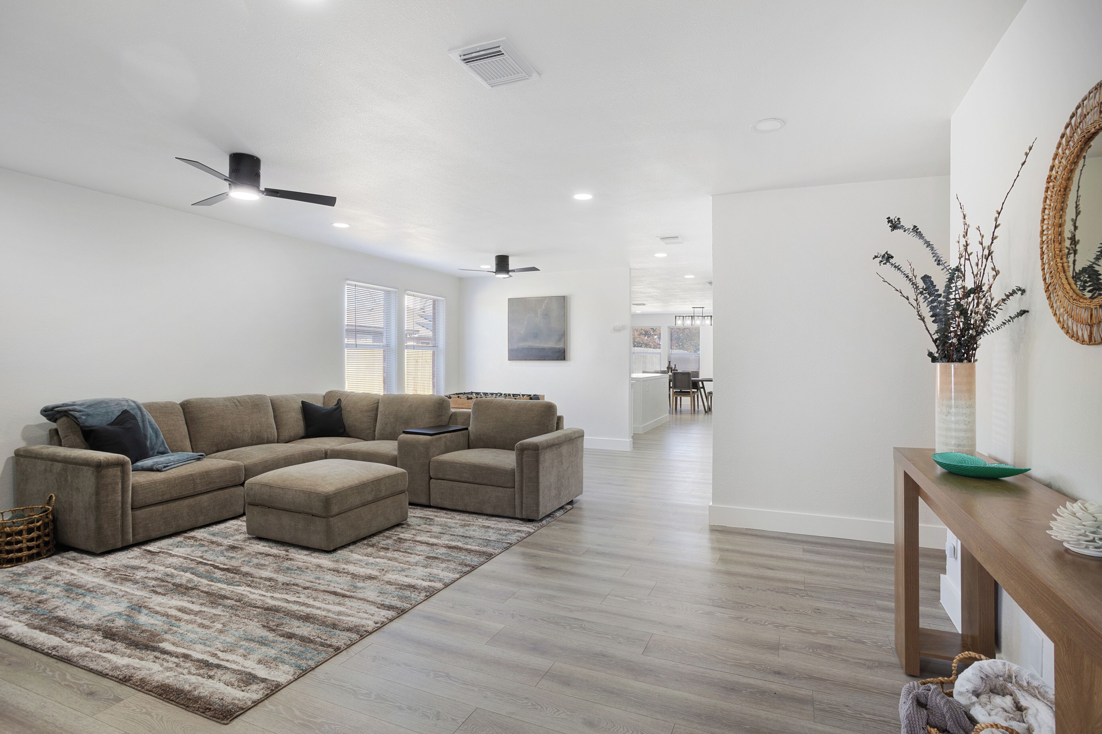 智能电视、桌上足球