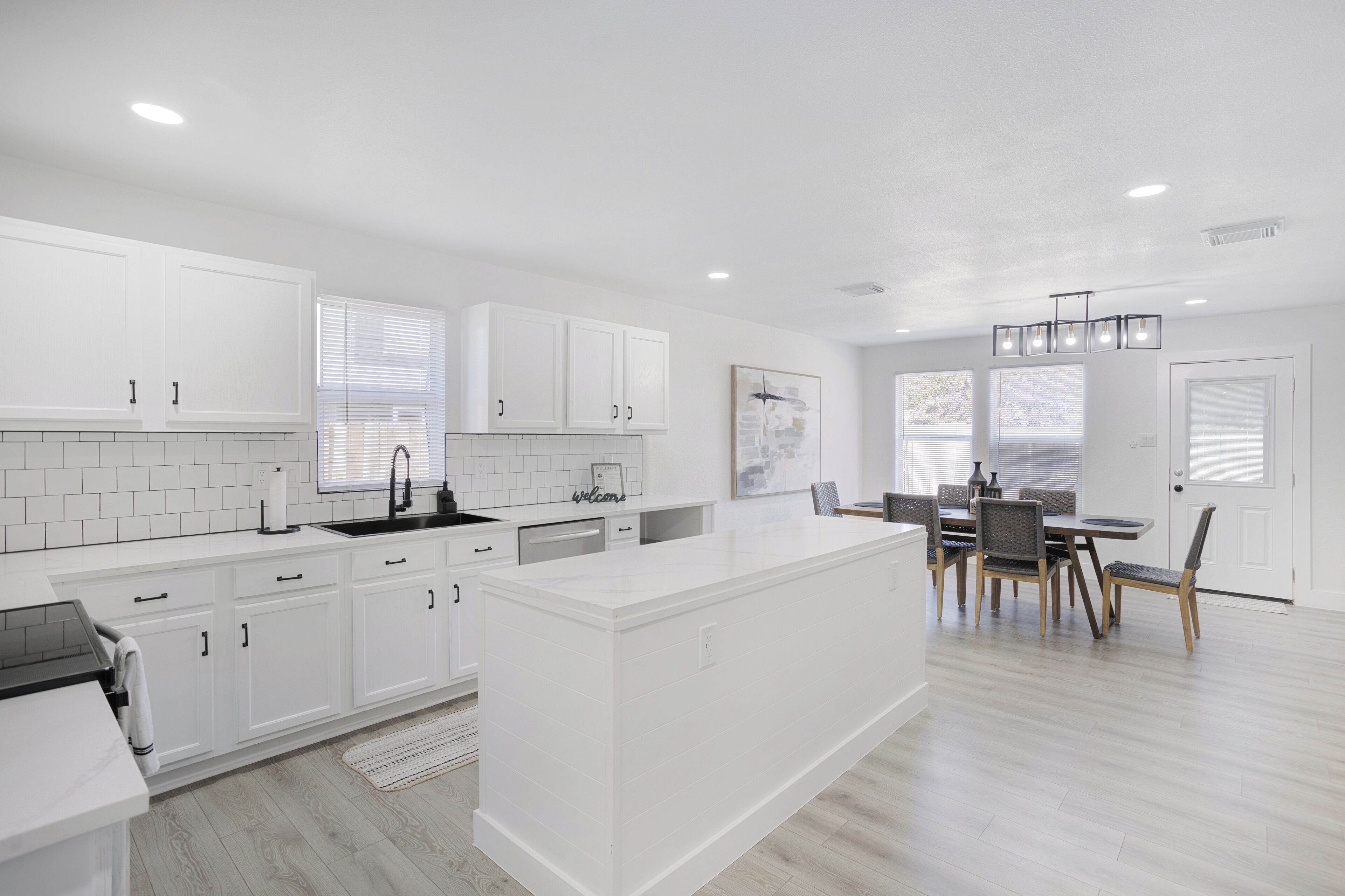 冰箱、微波炉、烤箱、炉灶