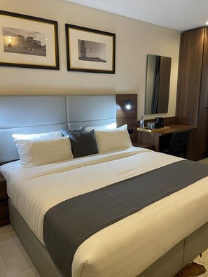 Deluxe Room | Desk, laptop workspace, free WiFi, bed sheets - Ringruby Hotel Value County (Lekki)