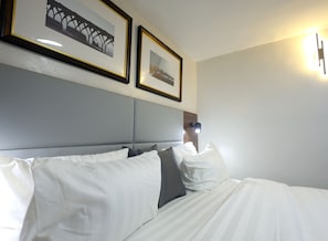 Executive Room | Desk, laptop workspace, free WiFi - Ringruby Hotel Value County (Sangotedo.)