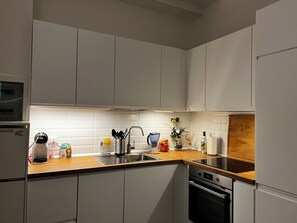 Forno, piano cottura, lavastoviglie