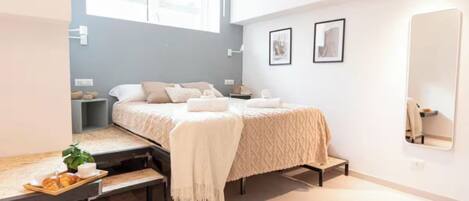 1 slaapkamer, een strijkplank/strijkijzer, internet, beddengoed