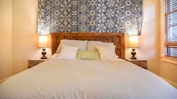 2 slaapkamers, een strijkplank/strijkijzer, gratis wifi, beddengoed