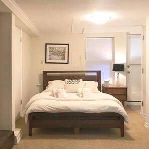 1 Schlafzimmer, Schreibtisch, Bügeleisen/Bügelbrett, Reisekinderbett