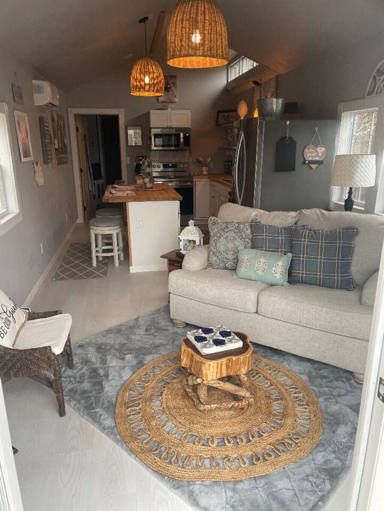 Televisión y chimenea 