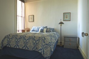 2 bedrooms, desk, iron/ironing board, free WiFi - Victorian 2 BR Walkable to Mission St & Bernal Hts (San Francisco)