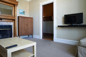 TV - Victorian 2 BR Walkable to Mission St & Bernal Hts (San Francisco)