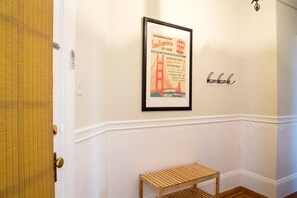 Interior - 1BR/1BA hidden gem walkable to MUNI - 15 min DT SF (San Francisco)