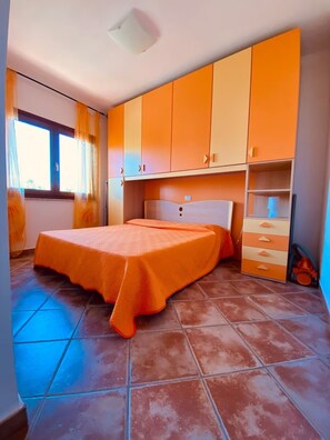 1 camera, ferro/asse da stiro, Wi-Fi, lenzuola