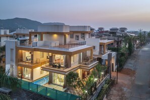 Front of property - Retro Visawa (Lonavala)