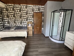 5 quartos, acesso à internet