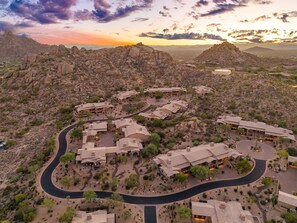 Exterior - 3BR Luxury Villa @ The Rocks, Pool,Troon Golf, Spa, Daily Cleaning, Clubhouse (Scottsdale)